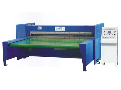 XYJ－6  自動送料切布機