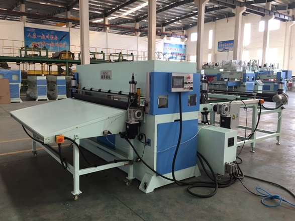 XYJ－3/100  汽車腳墊自動送料裁斷機