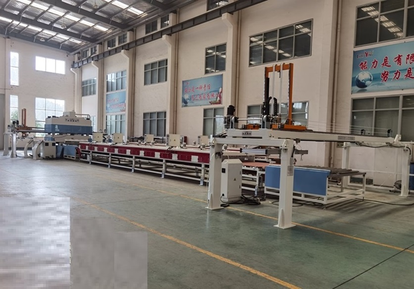 XYJ-3/1000 彈性地板模壓裁切成型生產(chǎn)線