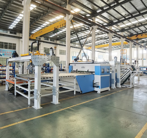 XYJ－3 彈性地板自動裁切碼垛生產(chǎn)線