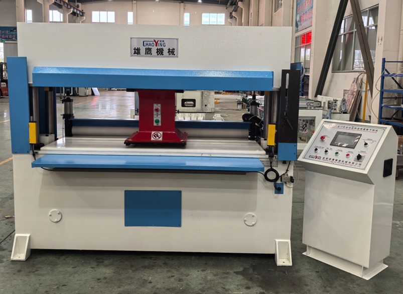 35T足球片自動裁斷機(jī)出口巴基斯坦